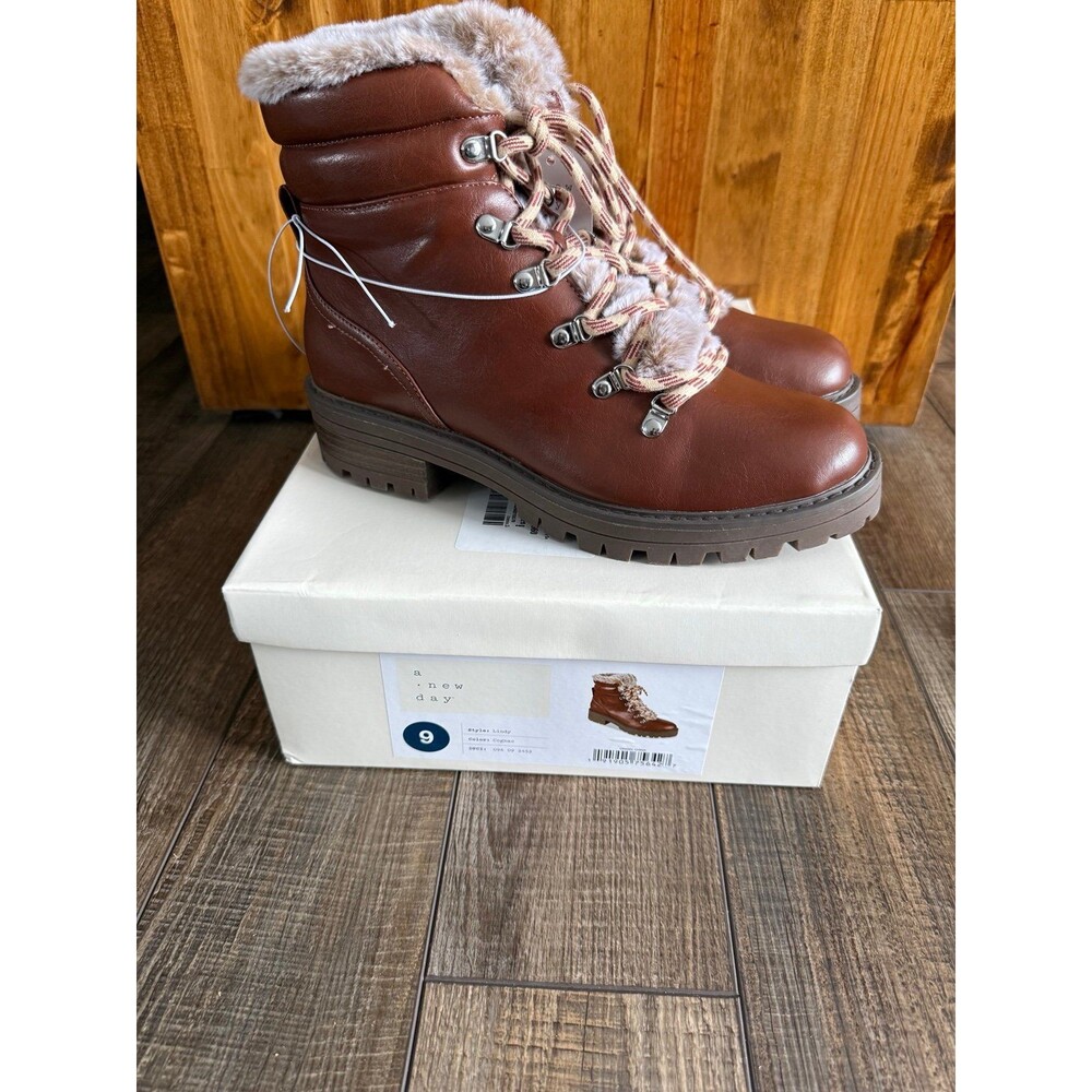 A New Day Lindy Faux Fur Lined Lace Up Hiking Boots Sz. 9 NWB Cognac